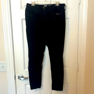 Mossimo High Rise Skinny Velvet-Like Women’s Pants Size 14 Black